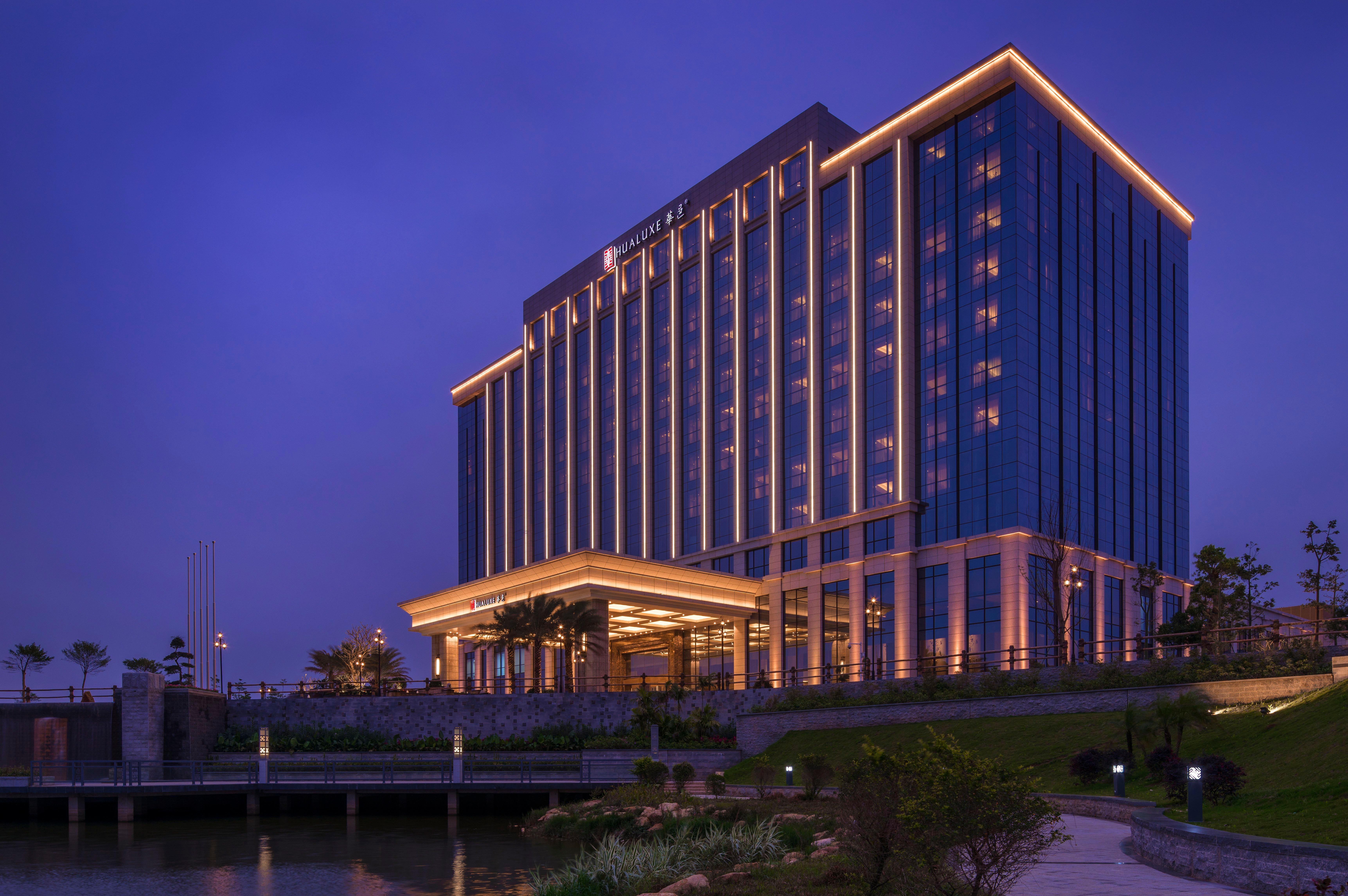 Hualuxe Yangjiang City Center Dış mekan fotoğraf